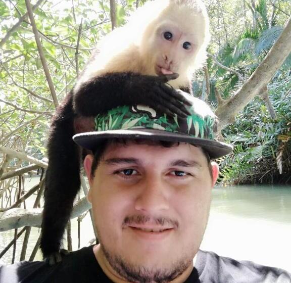 酒店 Adventurelalotour