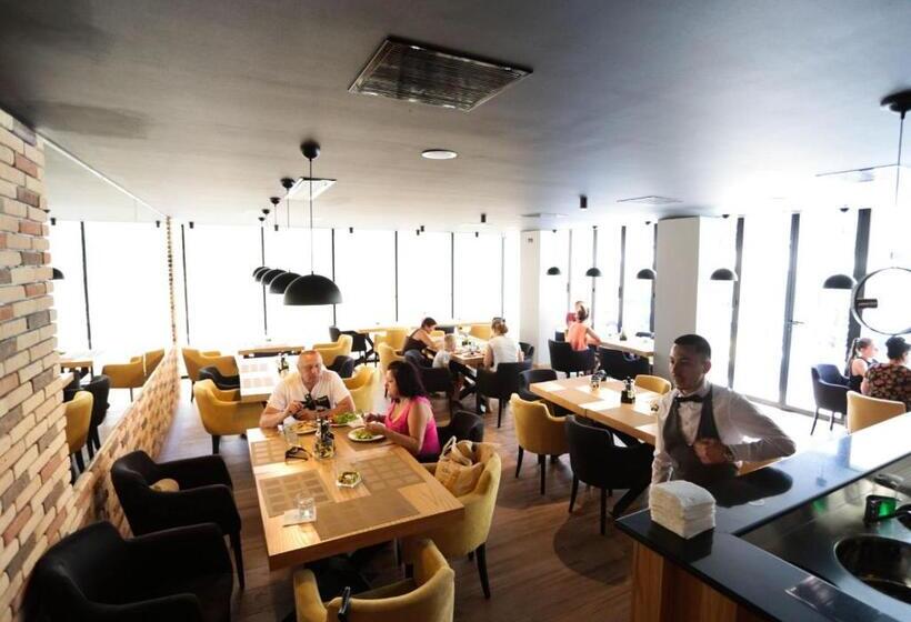 בית מלון כפרי Alvin Comfort