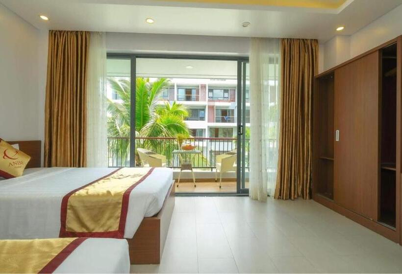 Anise Hotel Sonasea Night Market