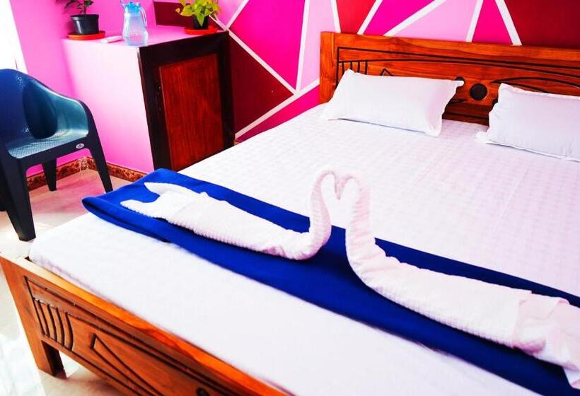 هتل Auro Galaxy Pondy With Swimming Pool