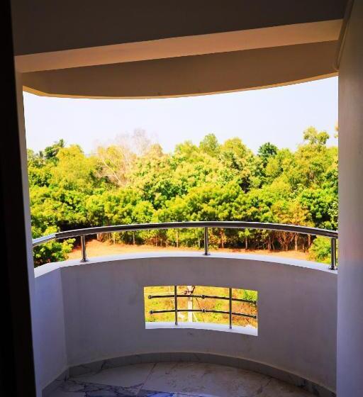 酒店 Auro Galaxy Pondy With Swimming Pool