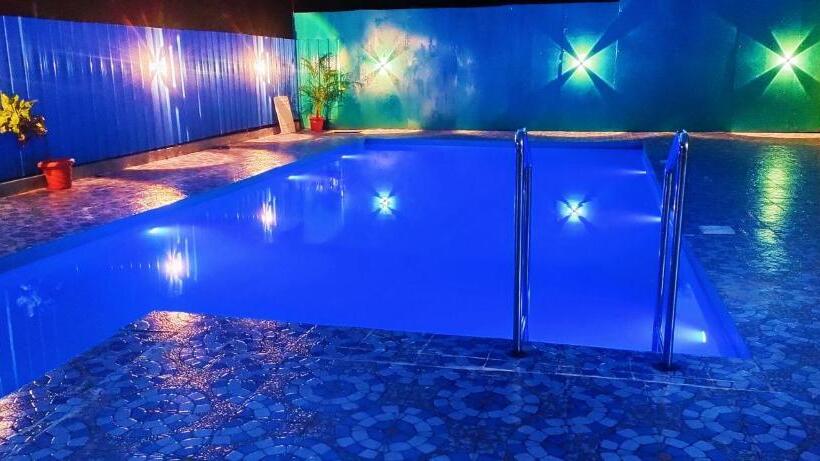 호텔 Auro Galaxy Pondy With Swimming Pool