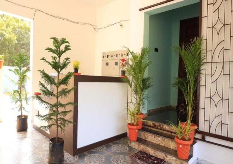 هتل Auro Galaxy Pondy With Swimming Pool