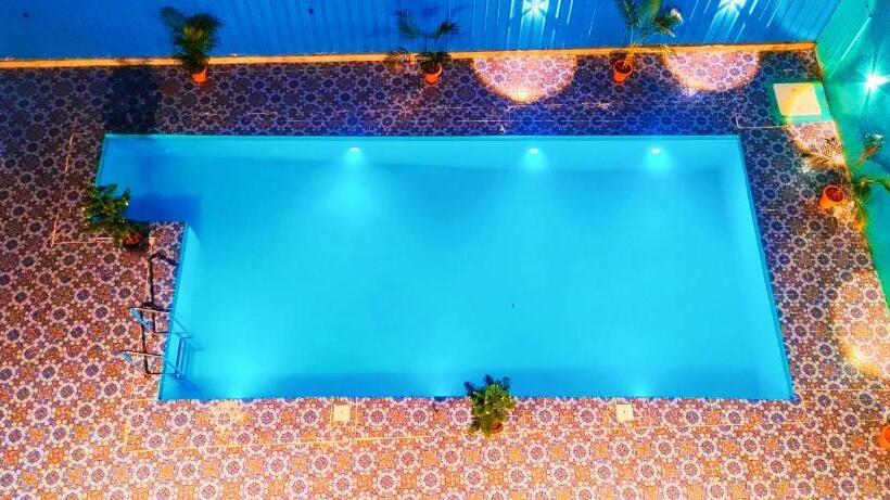 호텔 Auro Galaxy Pondy With Swimming Pool