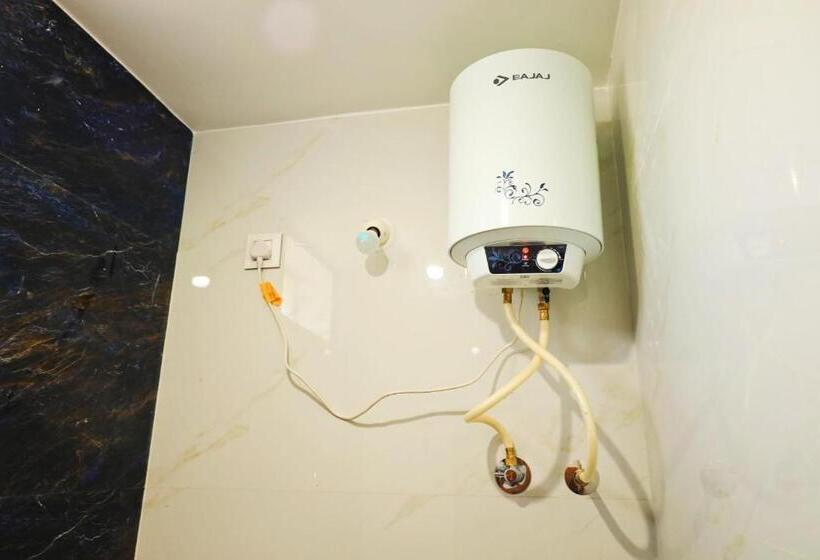 هتل Auro Galaxy Pondy With Swimming Pool