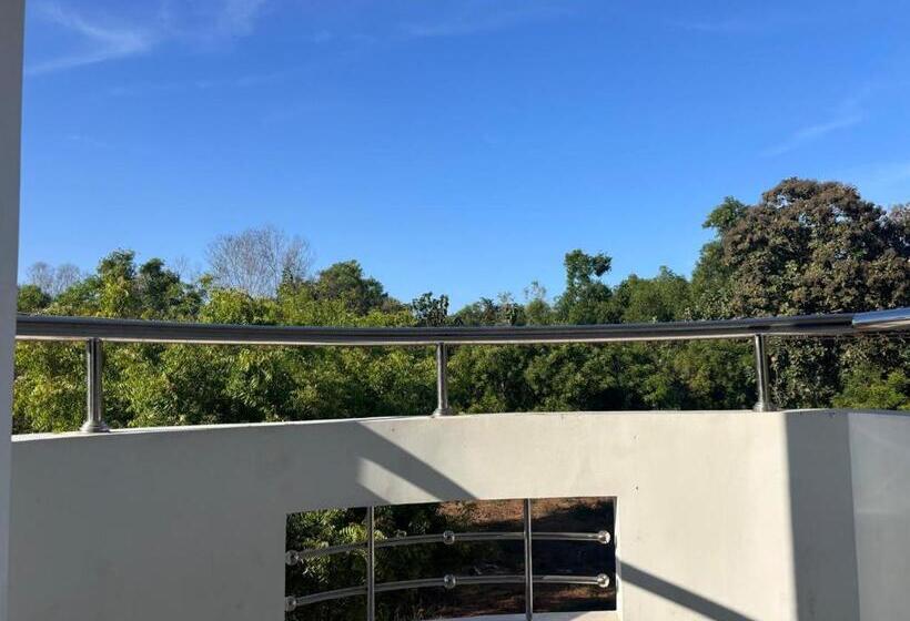 호텔 Auro Galaxy Pondy With Swimming Pool