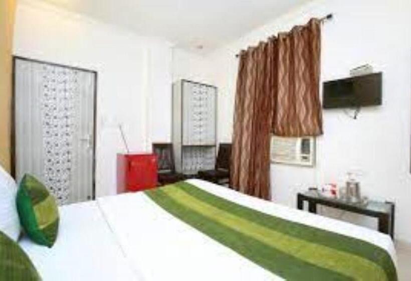 فندق Axis Inn, Amritsar
