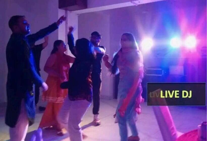 ホテル Boutique Corporate Noida Sec 70