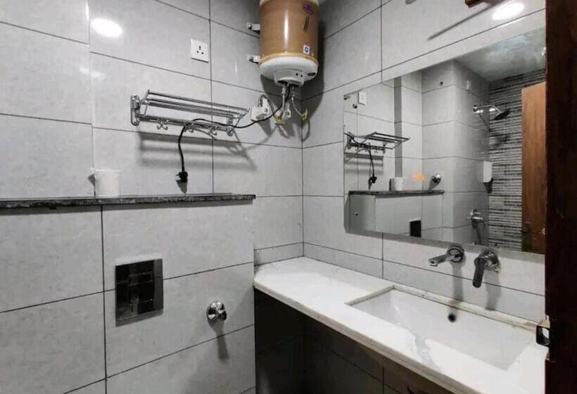 ホテル Boutique Corporate Noida Sec 70