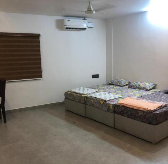 ホテル Chittinappilly Cottage