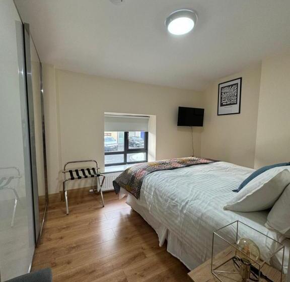 Капсульный Oтель Claire Barden Boutique