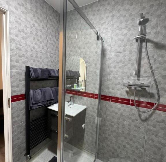 Капсульный Oтель Claire Barden Boutique