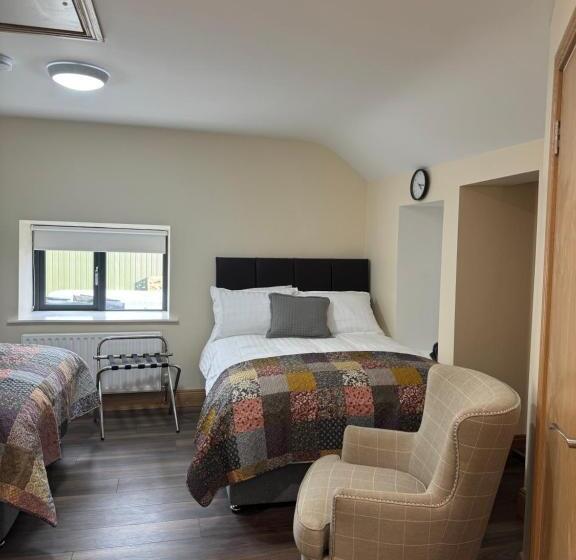 Капсульный Oтель Claire Barden Boutique