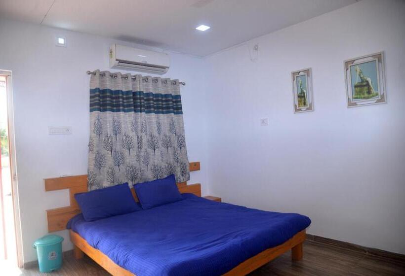 בית מלון כפרי Dhanlakshmi Orchard Resort