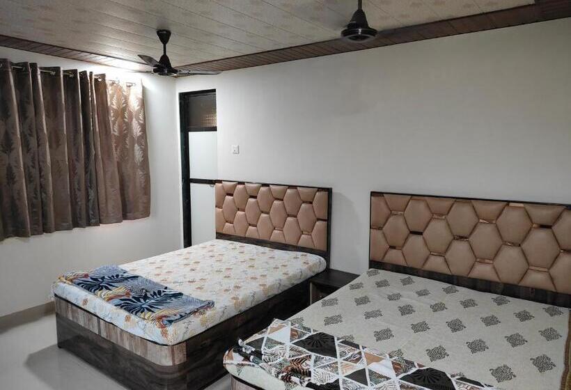 בית מלון כפרי Dr Bhoir Farm & Resort