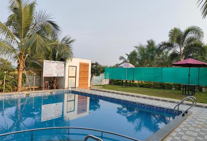 בית מלון כפרי Dr Bhoir Farm & Resort