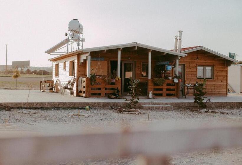 בית מלון כפרי Farm House Aradippou