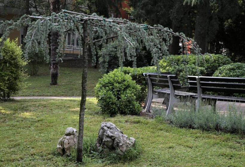 هتل Floramare Health Resort