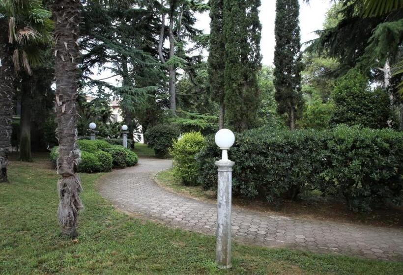 هتل Floramare Health Resort