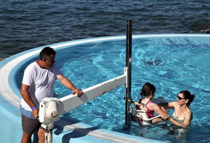 هتل Floramare Health Resort