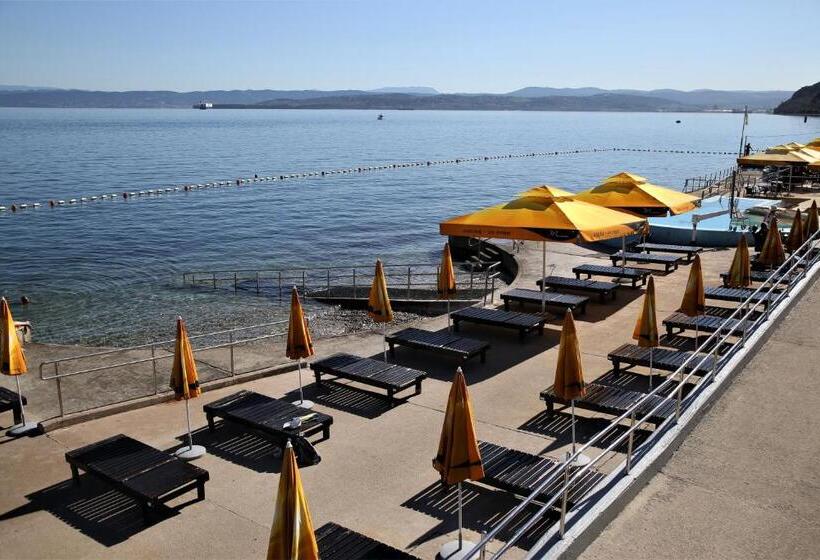 هتل Floramare Health Resort