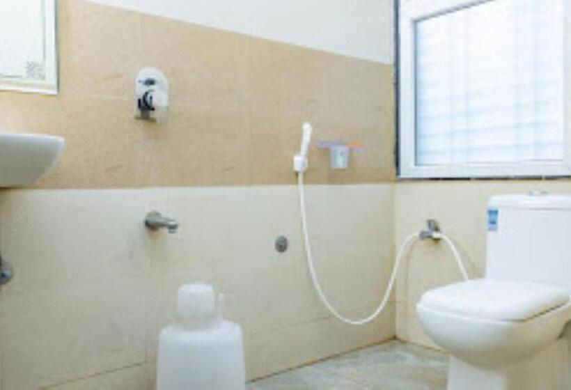 בית מלון כפרי Garlica Grand Anantapur