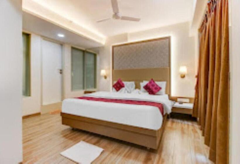 בית מלון כפרי Grand Mookambika , Navi Mumbai