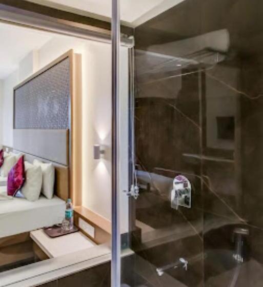 בית מלון כפרי Grand Mookambika , Navi Mumbai