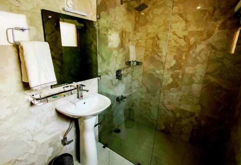 هتل Himalayan Crescent 2 Bedroom Luxury Independent Villas Manali