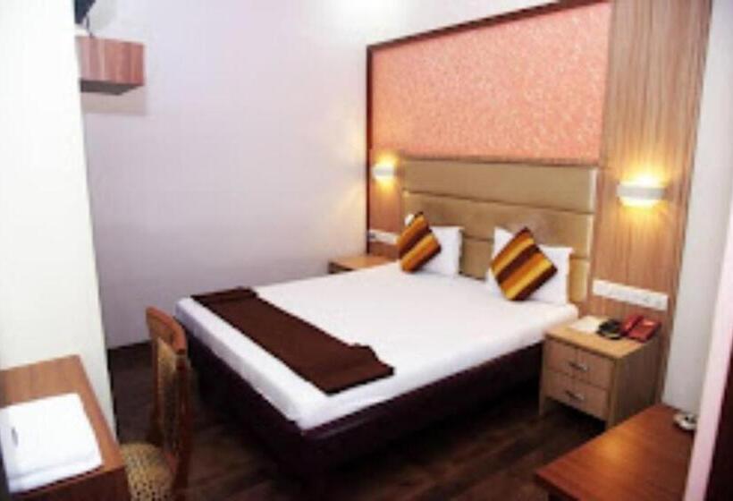호텔 Indiana Inn , Navi Mumbai