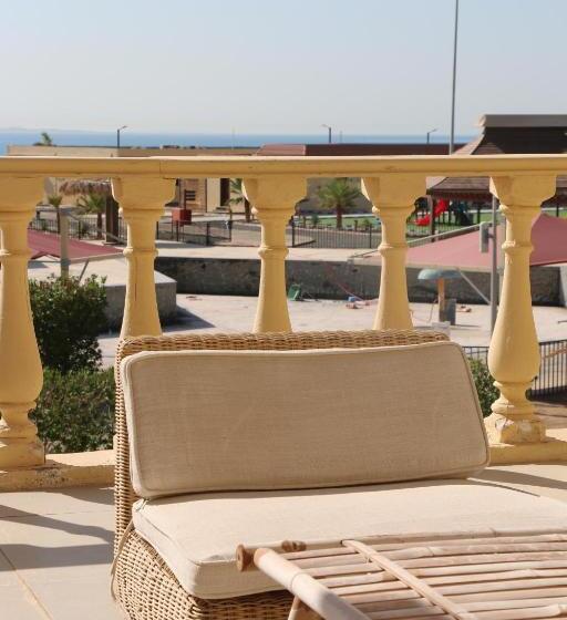 호텔 L Azure Beach Resort