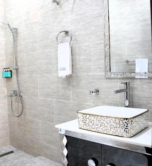 호텔 L Azure Beach Resort