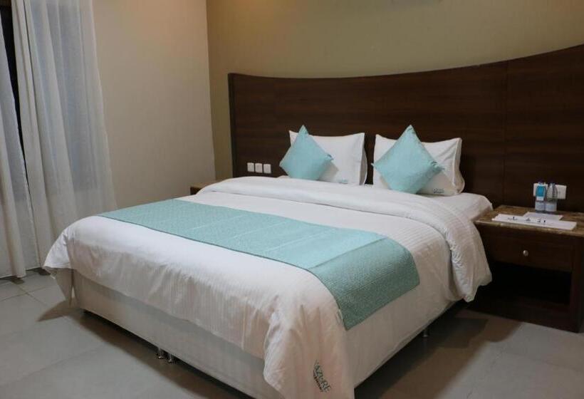 호텔 L Azure Beach Resort