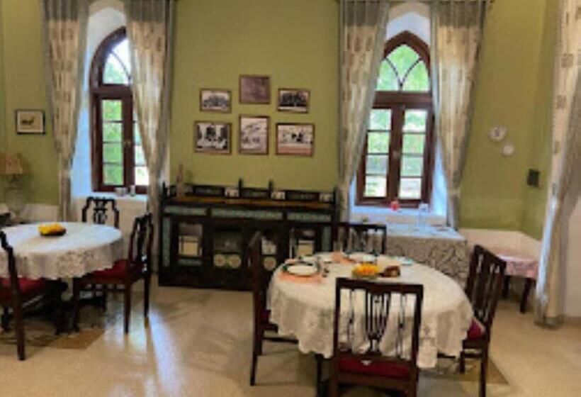 فندق Madhav Bagh   Royal Heritage Stay , Vadodara