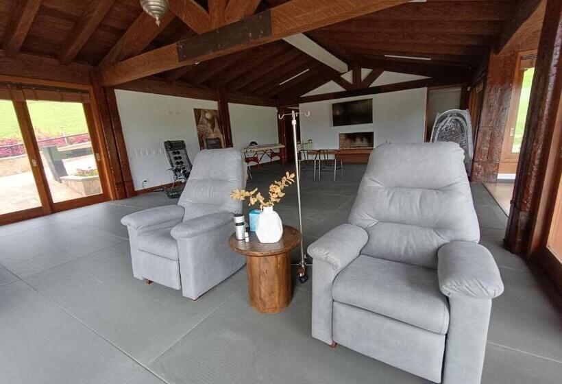 ホテル Mountains Of Hope