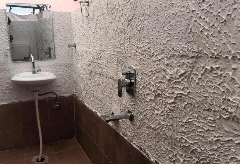 فندق Nirvana Eco Camp, Bir