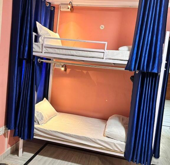 Отель Ohh Hostler