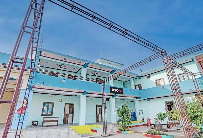 Отель Oyo Flagship Mangalam Party Lawn