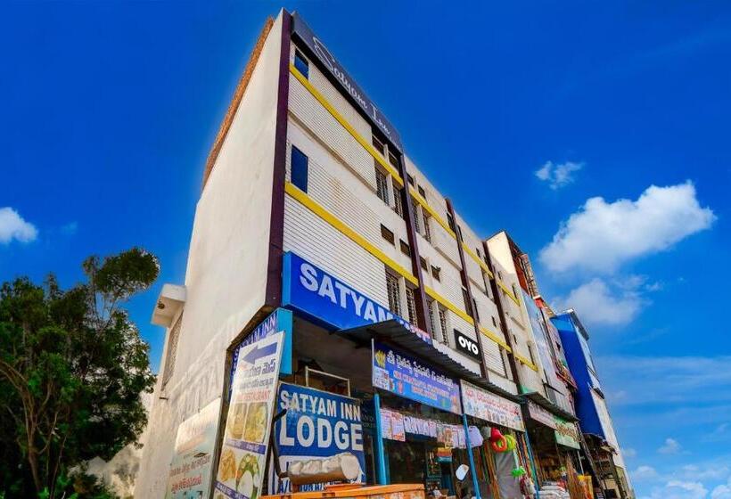 Отель Oyo Flagship Satyam Inn Lodge