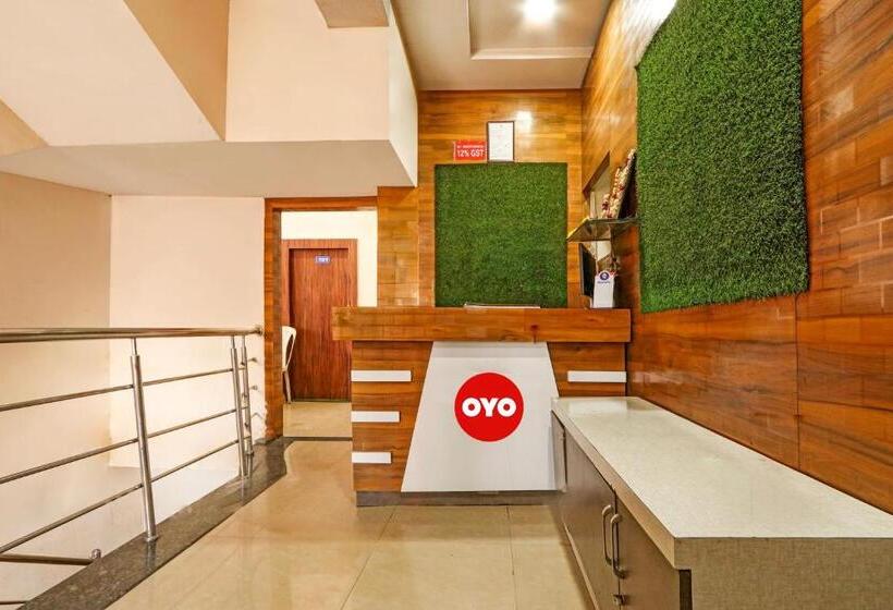 Отель Oyo Flagship Satyam Inn Lodge