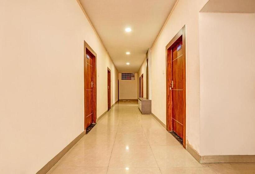Отель Oyo Flagship Satyam Inn Lodge