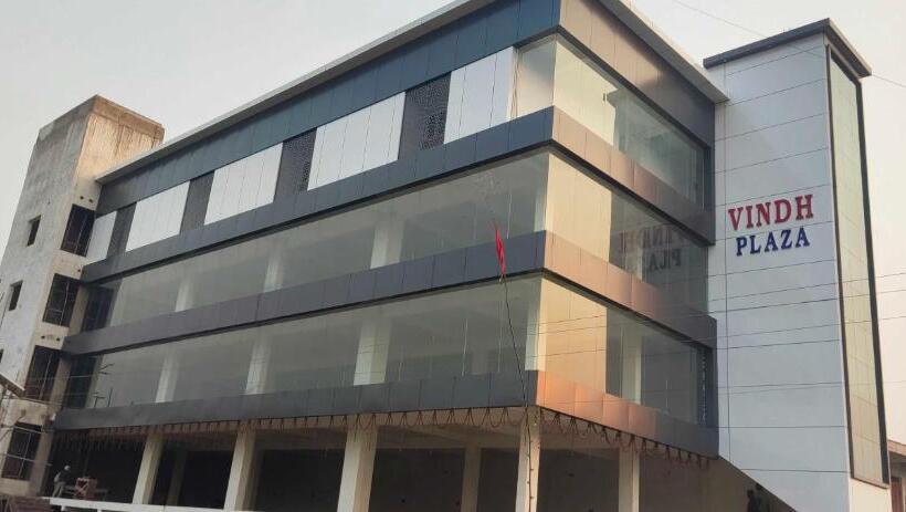 בית מלון כפרי Oyo Flagship Vindh Plaza