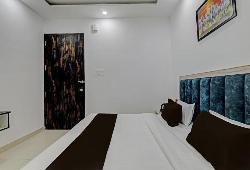 בית מלון כפרי Oyo Flagship Vindh Plaza