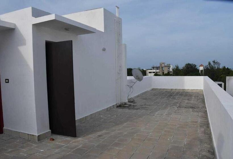 Отель Oyo Orange Resort Ecr