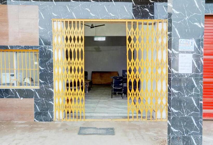 Hotel Oyo Royal Guest House