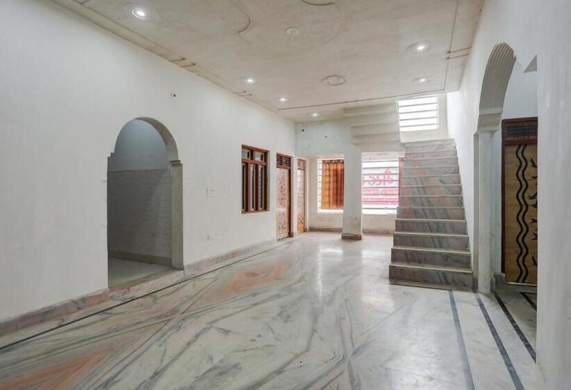 Hotel Oyo Royal Guest House