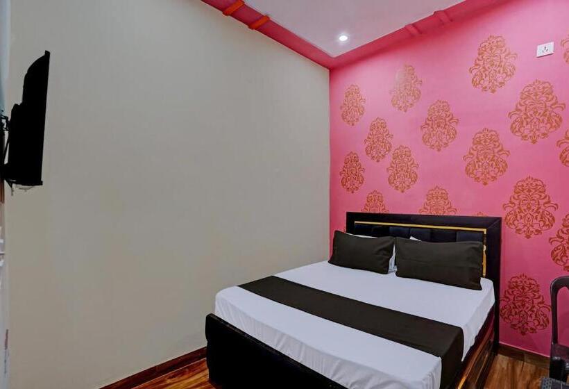 בית מלון כפרי Oyo Royal Orbit Inn