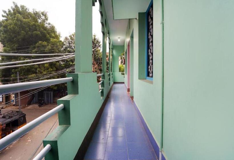 Отель Oyo Sri Sivasakthi A/c Lodge