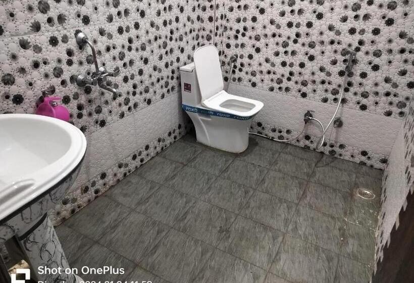 ホテル Oyo The Grand Soron