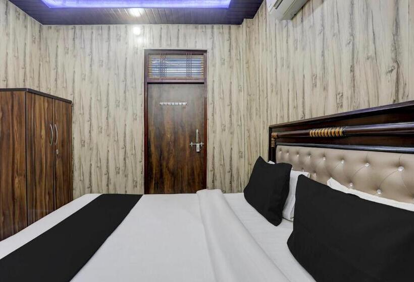 ホテル Oyo The Grand Soron